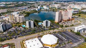 2301-2-CD-Enclave Skyline condo Near Universal