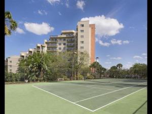 2301-2-CD-Enclave Skyline condo Near Universal