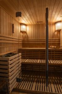 Polana Słowikowa 5 star- domek w górach z jacuzzi, sauna,basen,ogród z lasem, kominek i narty