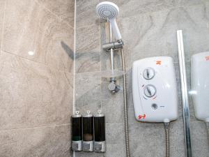 2bed Flat with private parking