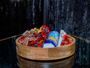 2bed Flat with private parking