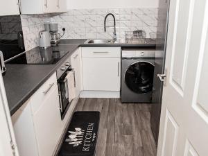 2bed Flat with private parking