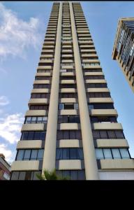 Apartamento con piscina y parking