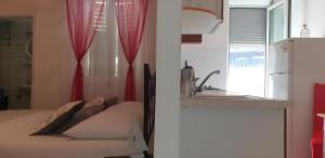 Old Town & Free Parking - Sweet Studio Apartment Dado with Balcony