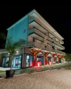 Lux Home & Garden - Malito