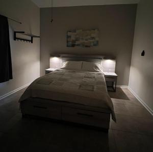 3 miles to Downtown Atlanta