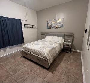 3 miles to Downtown Atlanta