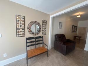 3 miles to Downtown Atlanta