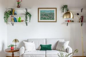 Hostly-Light and Wood Rome Midtown-Near Trevi