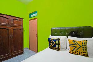 spot on 92786 homestay barokah