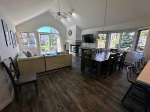 FV26 Renovated golf course townhouse