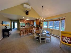 FV27 Luxurious Mt Washington Hotel golf course home