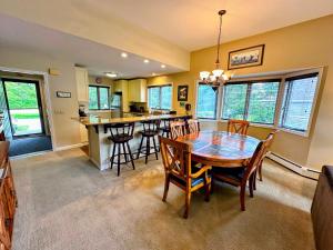 FV3 F3 Well appointed Townhome a short walk to the Mount Washington Hotel