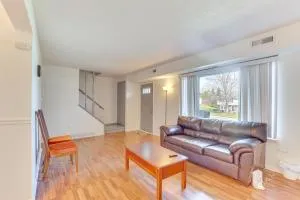 2 Mi to Bow Wow Beach Townhome with Pool Access! - Kent