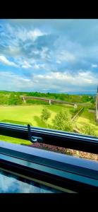 Private Bedroom & Bathroom with Amazing View in Quirky Townhouse