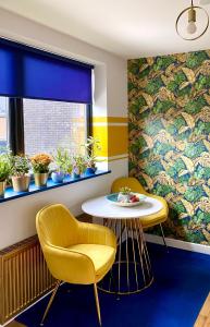 Private Bedroom & Bathroom with Amazing View in Quirky Townhouse