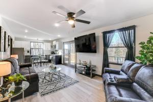 Kentucky Lake Retreat 4 Mi to Shore Boat and Fish!