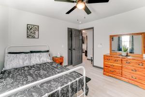 Kentucky Lake Retreat 4 Mi to Shore Boat and Fish!