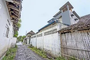 SPOT ON 92799 Tanjung Indah Homestay Syariah - Genteng