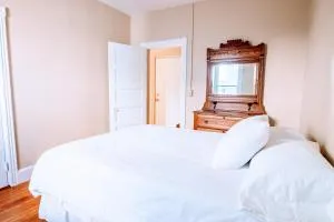 Spotless Victorian on William - Westbrook