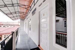 OYO 92806 Penginapan Geby Syariah