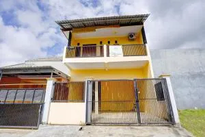 OYO 92848 Tri D Homestay Syariah - Glagah