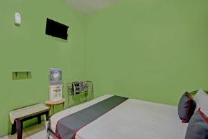 Collection O 92897 Hotel Intan Near Kantor Syahbandar Bawean