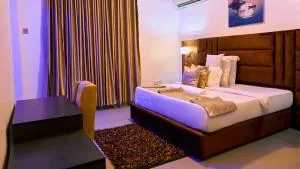 Crownedge Hotels - Ikeja
