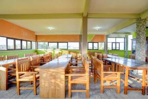 Hotel O Sahabat Syariah Near Plasa Telkom Bawean