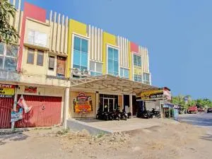 Collection O 92972 Gaharu Hotel - Bugel