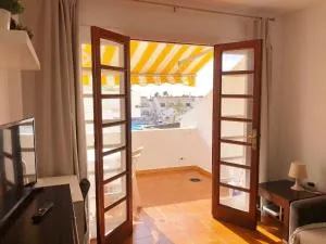 Apartamento Jasmina en Garden City y piscina climatizada