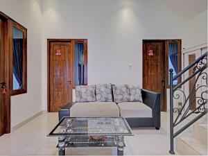 OYO Life 92935 Ayu Kost Eksklusif