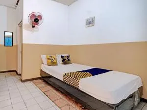 SPOT ON 92983 Hotel Ayu - 班顿甘