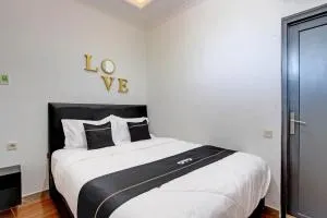 Collection O 93028 Homestay Joglo Ibu - Brono