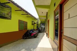 OYO Life 92840 Wisma Morricco - Peterongan