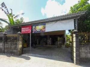 OYO Life 92829 Kos Insan Madani - Praya