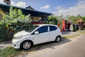 OYO Life 92838 Kost Ibu Surya - Pengambengan