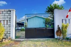 OYO Life 93017 Kost H Soeroso - Sumenep