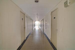 OYO Life 92889 Apartement Grand Sentraland Karawang By A.t Room