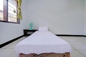 OYO Life 92901 Kost Bu Nur