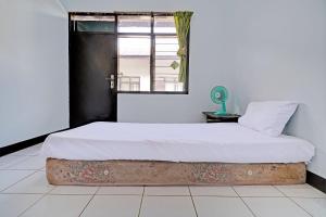 OYO Life 92901 Kost Bu Nur