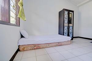 OYO Life 92901 Kost Bu Nur