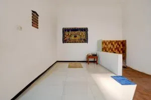 OYO Life 93083 Nova Jaya 3 Homestay Syariah - Jembel