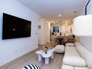 Modern Designer Stay Bright Chic & Spacious - 里弗赛德