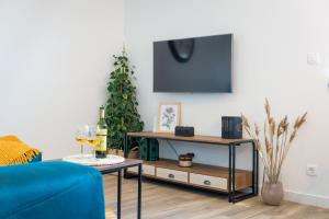 Apartments with parking space Trogir - 23860