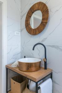 Apartments with parking space Trogir - 23860