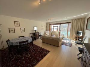 Cozy 4th Floor Apartment