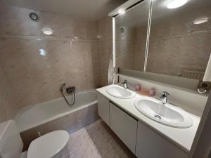 Cozy 4th Floor Apartment