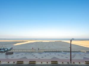 Apartment in Knokke-Heist with Sea Views