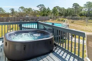 Private Home by the Beach , with hot tub and pool Dog friendly - Gulf Highlands